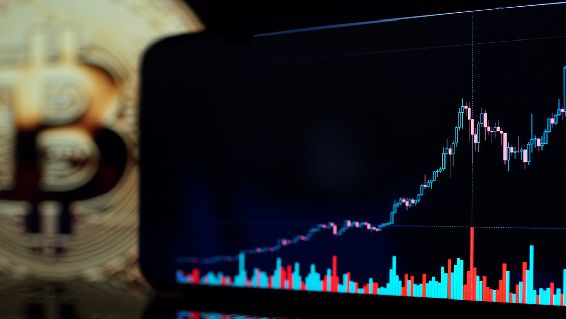 El bitcóin supera los 62.000 dólares tras conocerse los planes de la Comisión de Bolsa y Valores de EE.UU. de crear el primer fondo de la criptodivisa