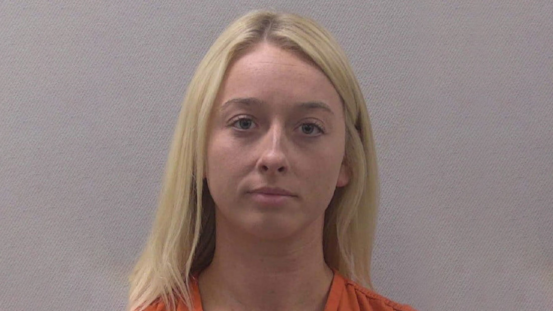 Detienen a una maestra de primaria en EE.UU. después de que un alumno hallara gominolas de marihuana en una caja de recompensas del aula