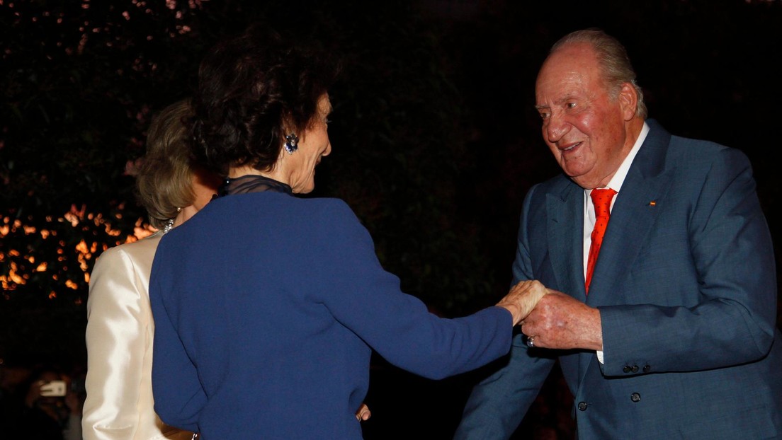 Un excomisario español asegura que al rey emérito Juan Carlos I le inyectaron "inhibidores de testosterona" para "rebajarle la libido"
