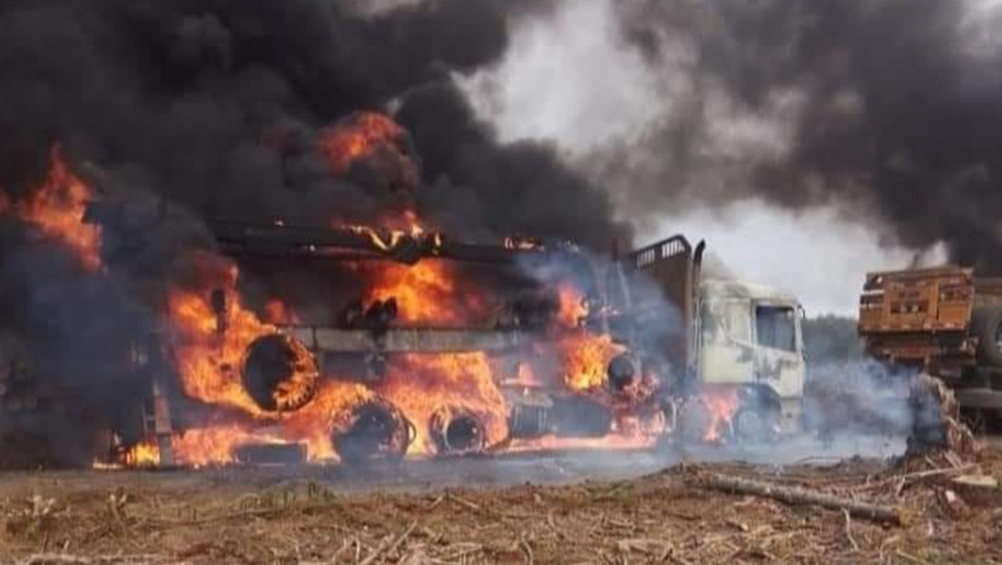 Encapuchados armados prenden fuego a 10 casas y 8 autos en el sur de Chile (FOTOS, VIDEO)