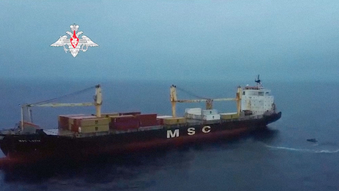 La tripulación del portacontenedores rescatada por la Marina rusa incluía a 20 ucranianos, un ruso y un rumano