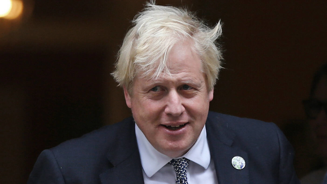 Boris Johnson bromea sobre "alimentar a los animales con humanos" en una conferencia sobre el cambio climático para niños (VIDEO)