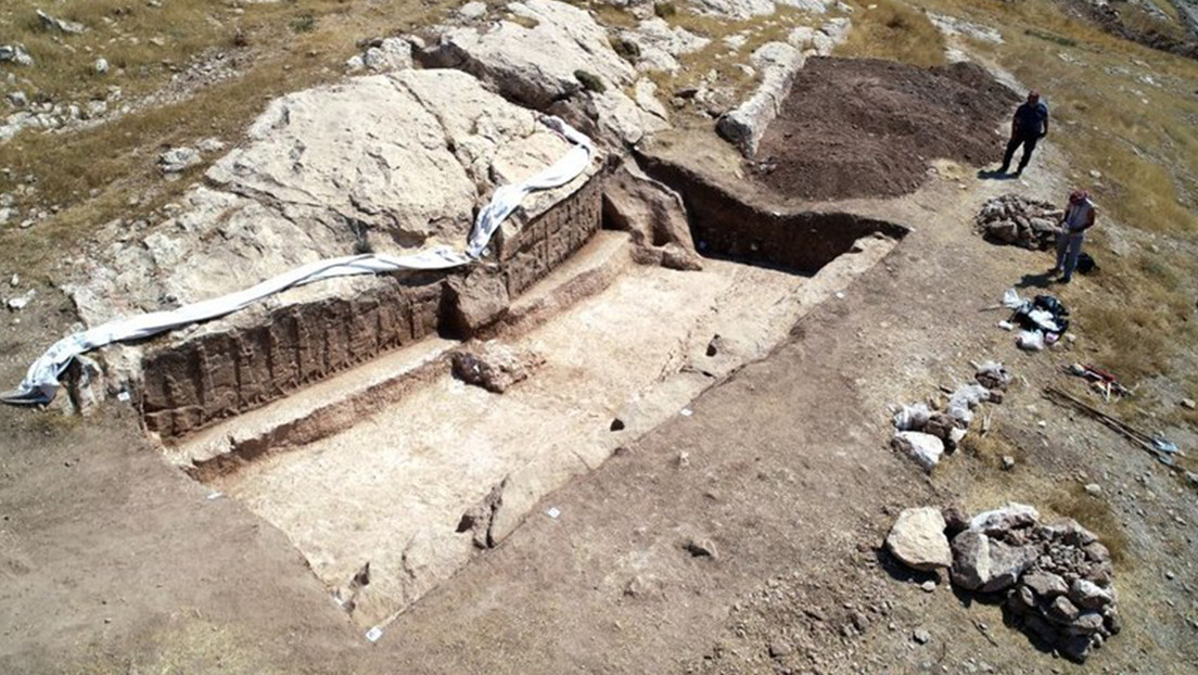 Arqueólogos en Irak encuentran una fábrica de vinos de tamaño industrial y bajorrelieves en piedra de 2.700 años de antigüedad