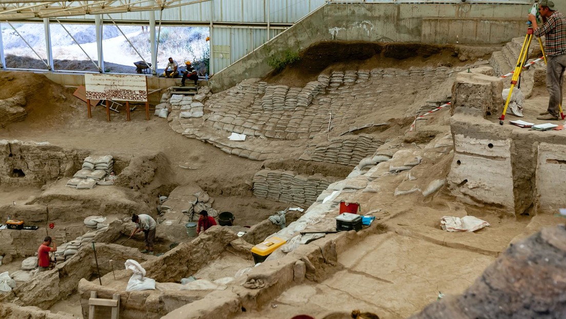FOTO, VIDEO: Hallan en Reino Unido un conjunto de raras cabezas romanas durante la construcción de un ferrocarril
