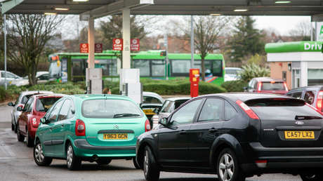 Una veintena de conductores persigue a una mezcladora de cemento pensando que transporta gasolina en medio de la crisis de combustible en Reino Unido