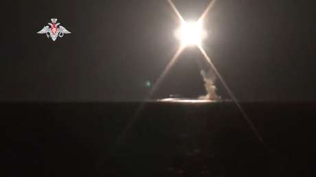El Ministerio de Defensa ruso divulga imágenes del primer lanzamiento subacuático del misil hipersónico Tsirkón