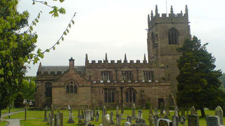 Enjuician a una exvicaria del Reino Unido, acusada de haber cometido delitos sexuales contra dos niñas