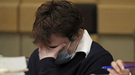 El autor de la masacre de Parkland llora después de que le quitaran lápices de colores y papel de dibujo durante el juicio