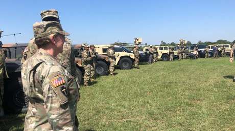 Autoridades de Texas denuncian que miembros de un cártel mexicano armados con AK-47 se "burlan" de la guardia estadounidense en la frontera