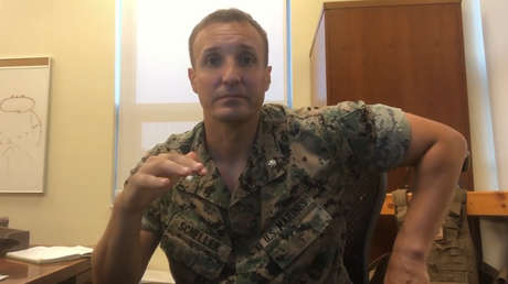 Un oficial de la Marina de EE.UU. encarcelado por criticar la salida de Afganistán se enfrenta a seis cargos ante una corte marcial especial