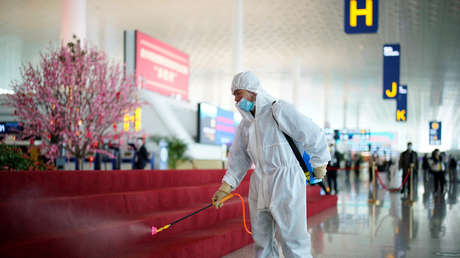 Reportan que China planea examinar decenas de miles de muestras de sangre en Wuhan para investigar el origen del covid-19