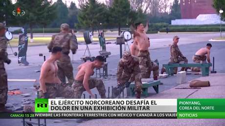 El Ejército norcoreano desafía el dolor durante una exhibición militar