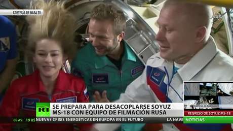 Se prepara para desacoplarse la nave Soyuz MS-18 con un equipo de filmación rusa