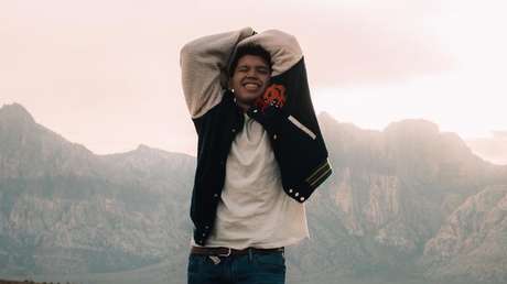 El cantante y 'tiktoker' Clinton Kane es asaltado a punta de pistola a su llegada a San Francisco