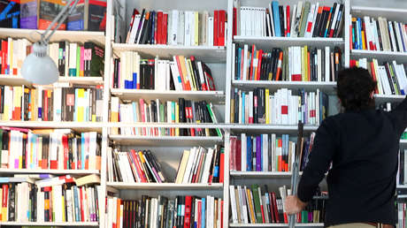 Revuelo en España por los tres hombres detrás del pseudónimo Carmen Mola que han ganado el premio literario mejor pagado del mundo