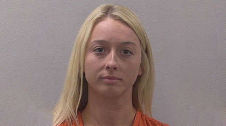 Detienen a una maestra de primaria en EE.UU. después de que un alumno hallara gominolas de marihuana en una caja de recompensas del aula