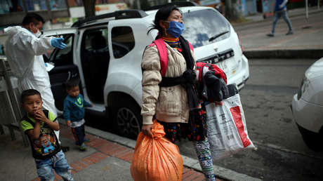 La policía antidisturbios amenaza con desalojar a más de 2.800 indígenas que acampan en Bogotá y exigen sus derechos a salud y vivienda