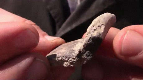 Hallan en Rusia una vasija medieval de "aspecto muy curioso", elaborada de dos tipos de arcilla