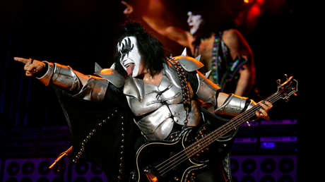 "Pónganse la maldita vacuna": la estrella de rock Gene Simmons ataca a los antivacunas y les pide dejar de ser "egoístas"