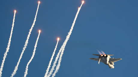 Un avión israelí ataca las posiciones de militares sirios a 40 kilómetros de Damasco