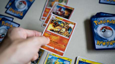 Un hombre gasta 57.000 dólares de un préstamo de ayuda a empresas por el covid-19 para comprar una tarjeta Pokémon