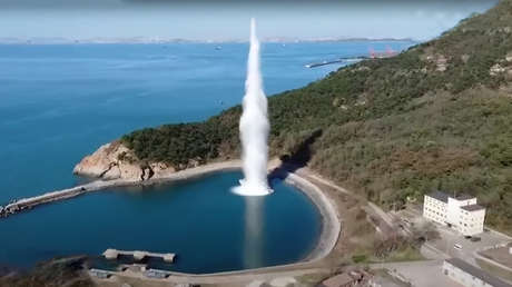 China realiza la primera prueba de explosión submarina contra un muelle y recopila valiosos datos para futuros combates (VIDEO)