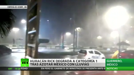 El huracán Rick se degrada a categoría 1 tras azotar México con fuertes lluvias