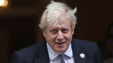 Boris Johnson bromea sobre "alimentar a los animales con humanos" en una conferencia sobre el cambio climático para niños (VIDEO)