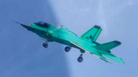 Captan el primer caza furtivo naval de fabricación china en su vuelo inaugural