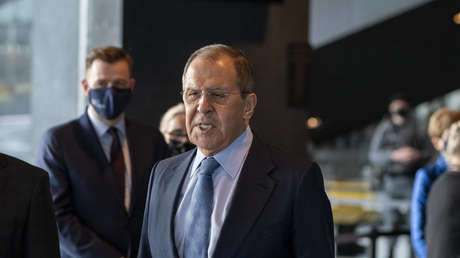 El canciller de Argentina informa durante una reunión con su homólogo ruso que se vacunó con la Sputnik V