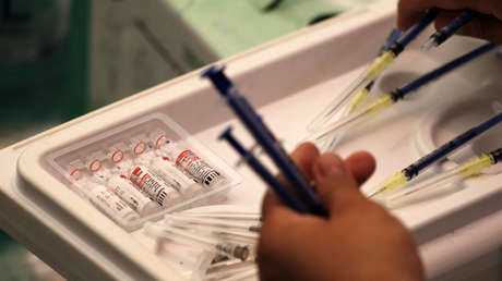 La Cancillería mexicana destaca ante la OMS la importancia de "acelerar el reconocimiento" de las vacunas anticovid Sputnik V y CanSino