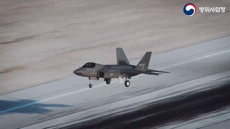 Corea del Sur presenta el caza ligero KF-21 Boramae en una feria militar en Perú (FOTO)
