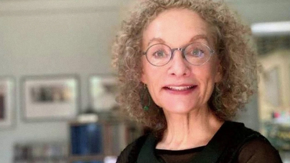 Detienen en EE.UU. a una 'profesora del año', acusada de golpear a una alumna que criticó que le otorgaran el premio  