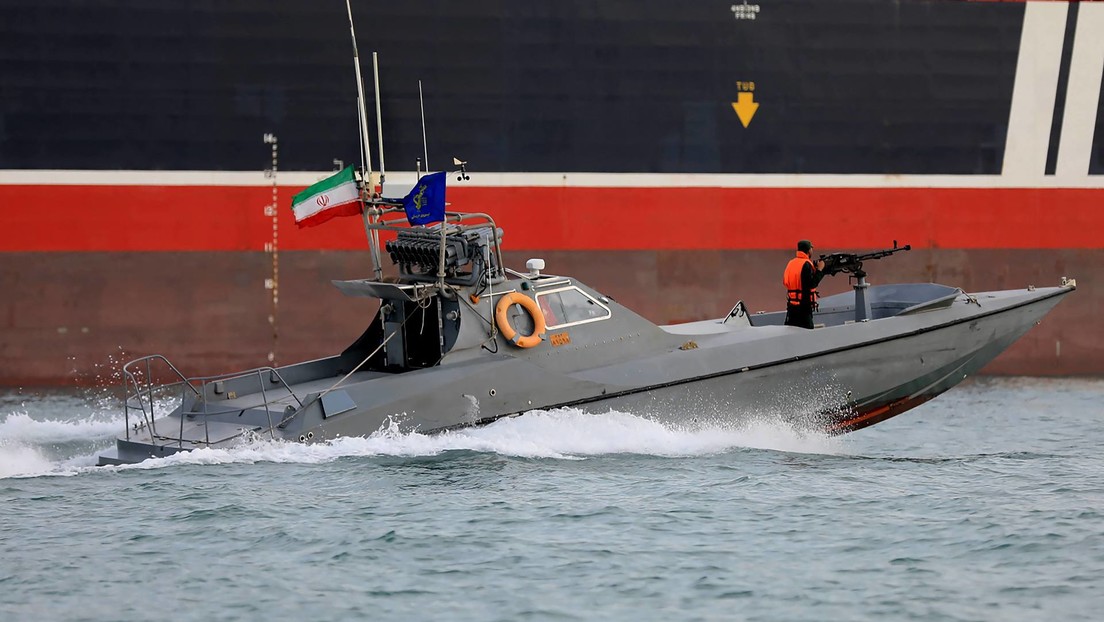 Teherán denuncia un intento de EE.UU. de "robar petróleo" de un tanquero iraní