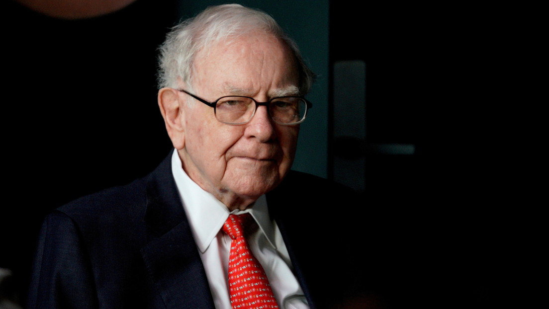 La empresa de Warren Buffett acumula la suma récord de 149.200 millones de dólares en caja