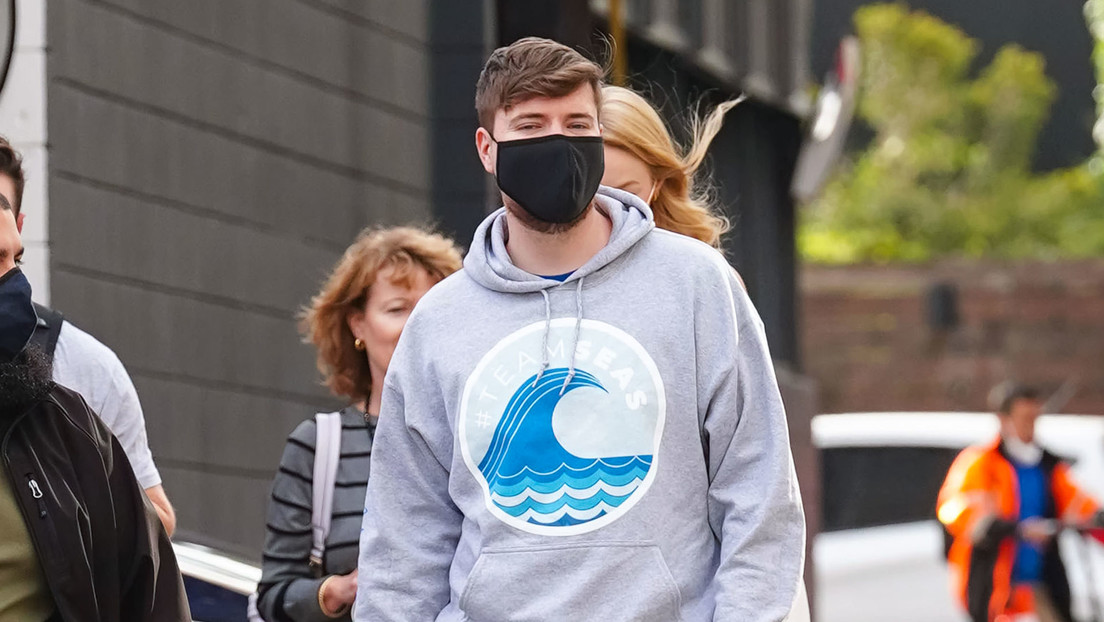 Un 'vlogger' promete recrear los desafíos de 'El Juego del Calamar' si logra 10 millones de 'me gusta' y ahora cumple su promesa al sumarlos en 2 días