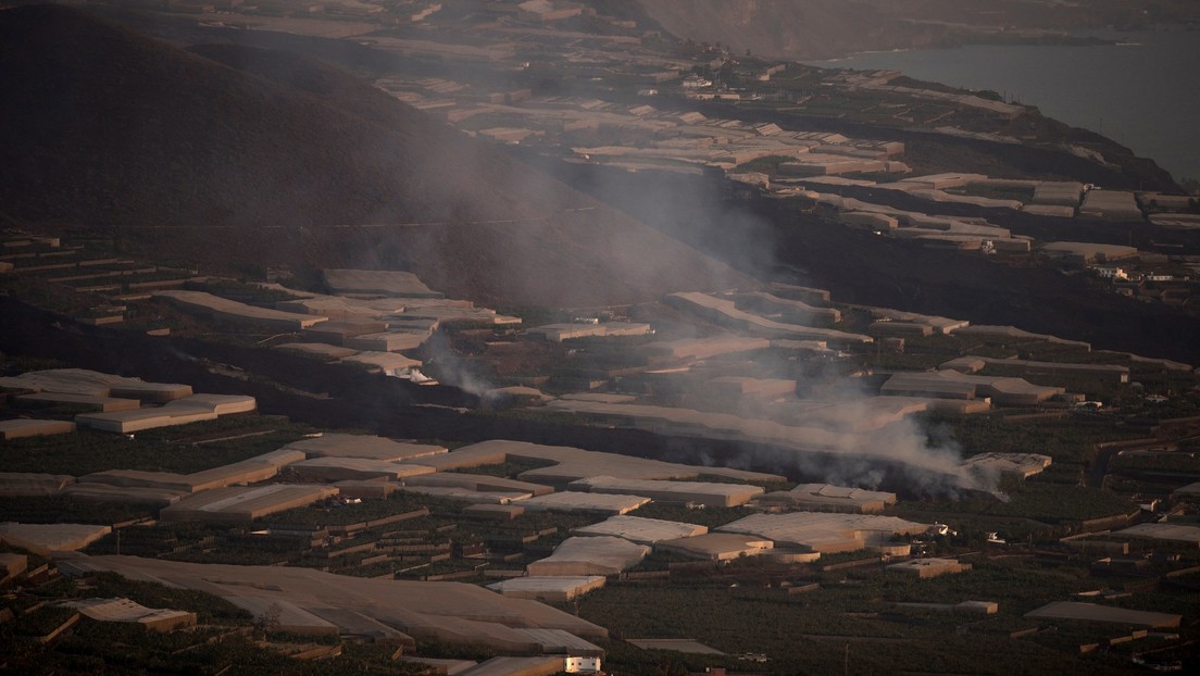 La lava del volcán de La Palma llega a las aguas del Atlántico por segunda vez