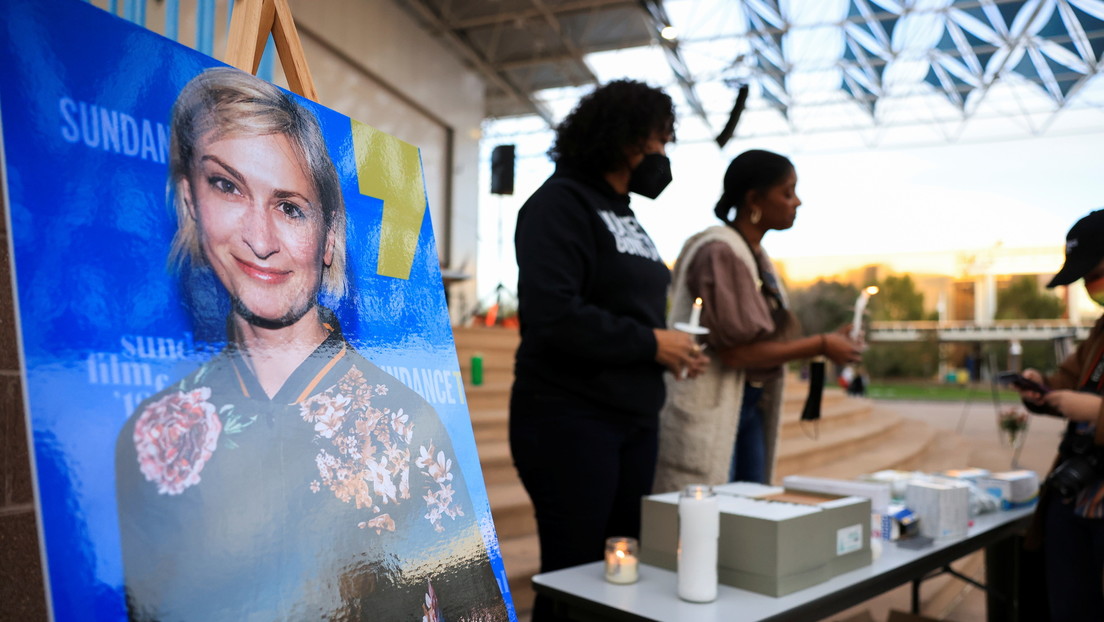 Presentan la primera demanda contra Alec Baldwin y otros miembros de la producción de 'Rust' por la muerte de Halyna Hutchins