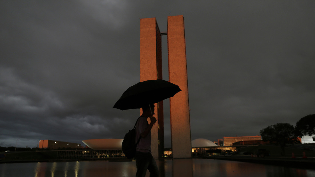 El Congreso de Brasil aprueba el programa social Auxilio Brasil, que reemplaza el plan contra la pobreza ideado por Lula