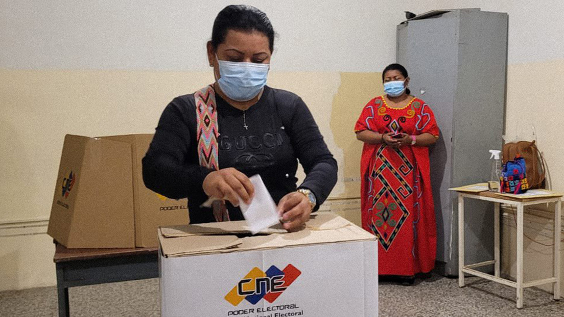 Pueblos indígenas venezolanos eligen a sus autoridades legislativas y locales respetando sus tradiciones