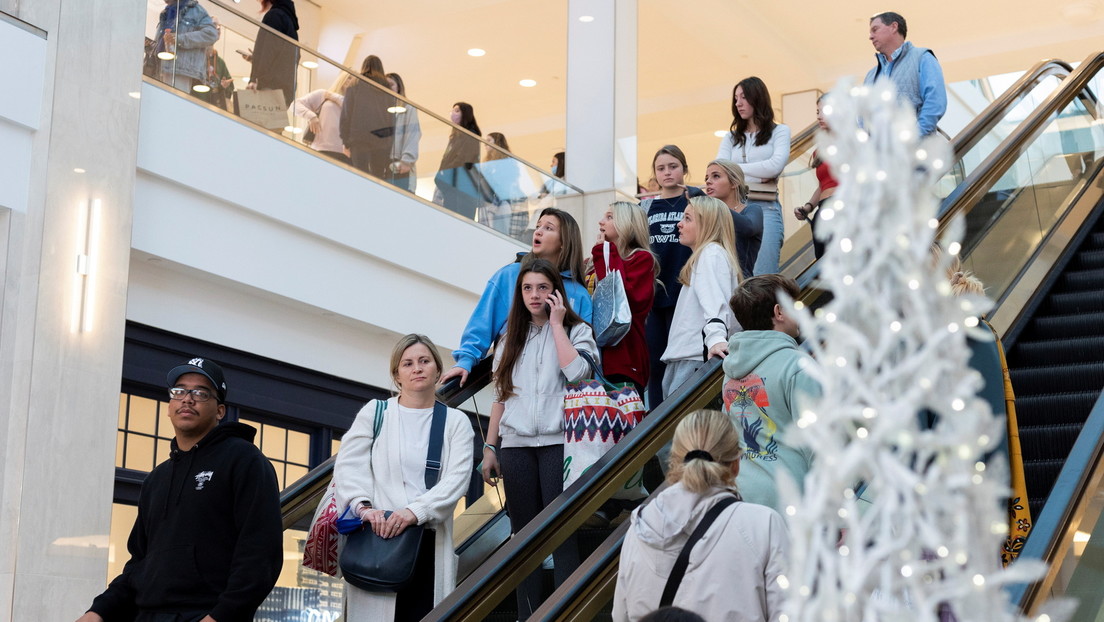 Al menos tres heridos y un detenido tras un tiroteo en un centro comercial en EE.UU. (VIDEOS)