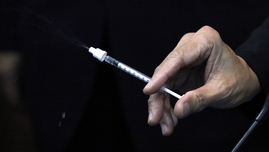 "Primera línea de defensa": ¿qué se sabe hasta ahora de la vacuna nasal rusa contra el coronavirus?