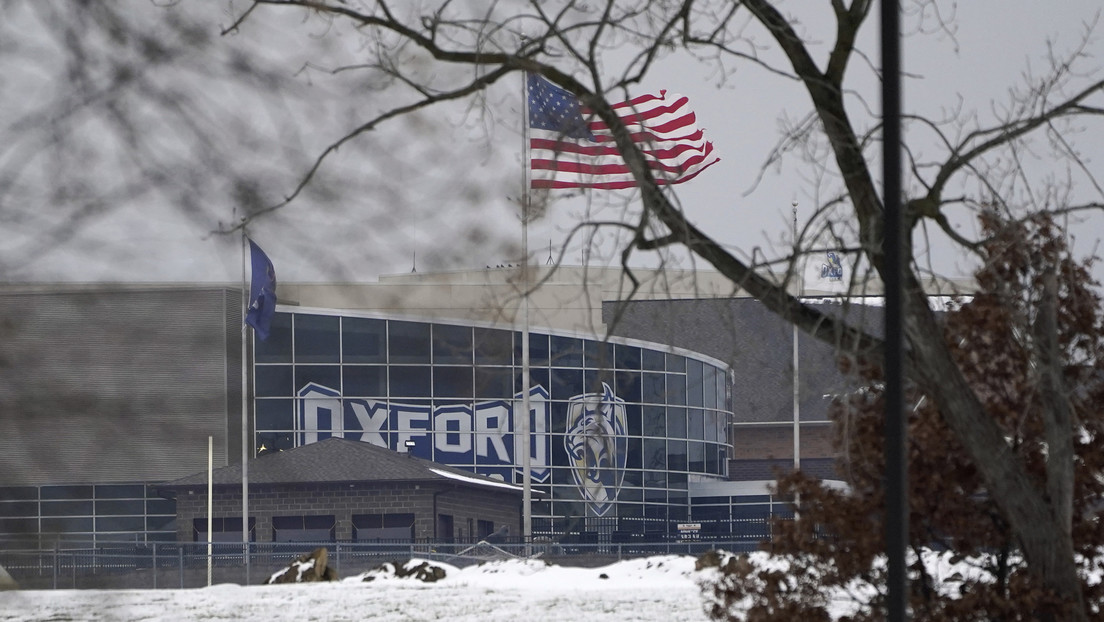 3 muertos y 8 heridos en un tiroteo en una escuela secundaria en Míchigan