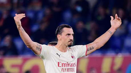 Ibrahimovic anota su gol número 400, la afición del A. S. Roma lo llama "gitano" y se gana una amarilla por responder a los insultos (VIDEO)