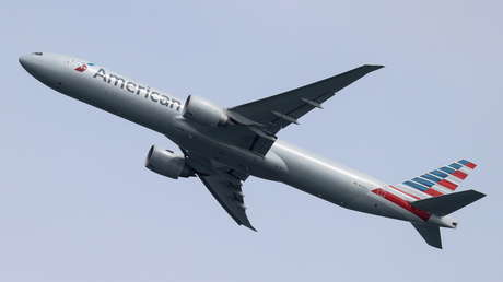 Acusan a un pasajero de agredir a una azafata en pleno vuelo, que fue desviado a causa de la agresión