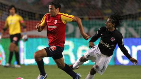 Un técnico resulta herido durante una balacera en pleno partido de fútbol de la tercera división en Argentina (VIDEO)