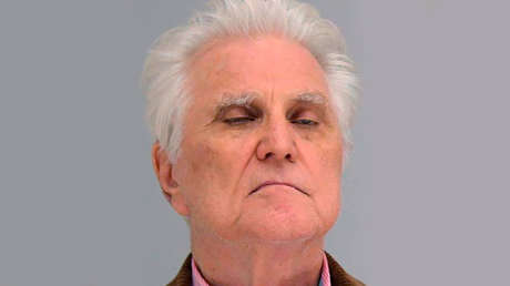 Presentador de una radio cristiana usa un esquema Ponzi para estafar a sus oyentes millones de dólares y acaba condenado a tres cadenas perpetuas