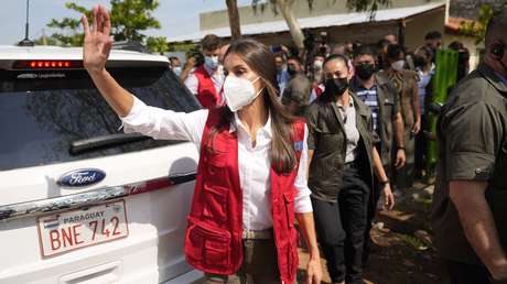 El chaleco de la reina Letizia se convierte en un asunto de Estado para una diputada paraguaya: "Merecíamos uno de sus vestiditos"