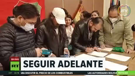 El Gobierno boliviano y los familiares de las víctimas de las masacres de Sacaba y Senkata firman un acuerdo de 12 puntos