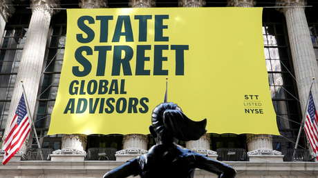 Directivos de una importante empresa de inversión tendrán que pedir permiso para contratar a gerentes blancos